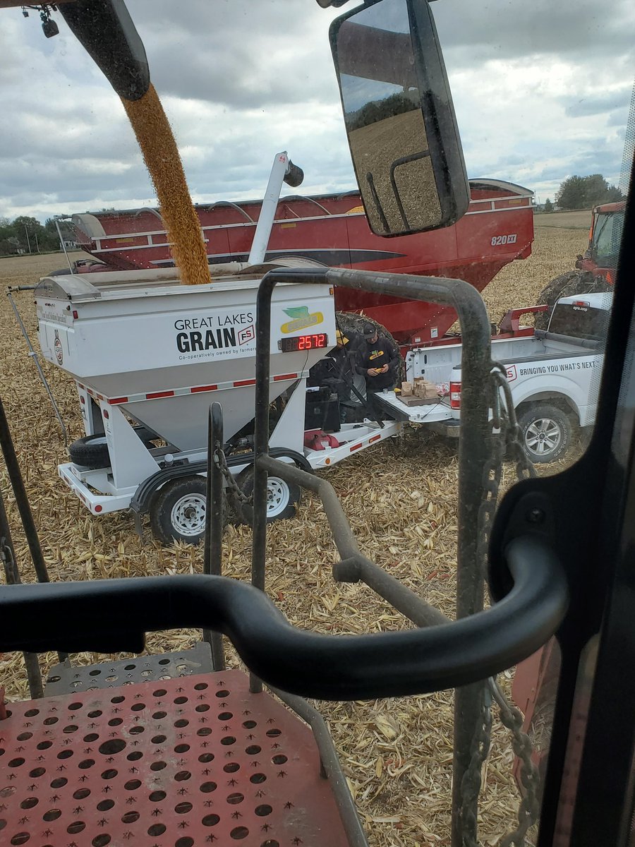 TiessenPaul's tweet photo. Great day for a corn plot. Thanks to @thirlwall @TylerSabelli for coming out on short notice. @Bayer4CropsCA https://t.co/wAYMQgxZmg