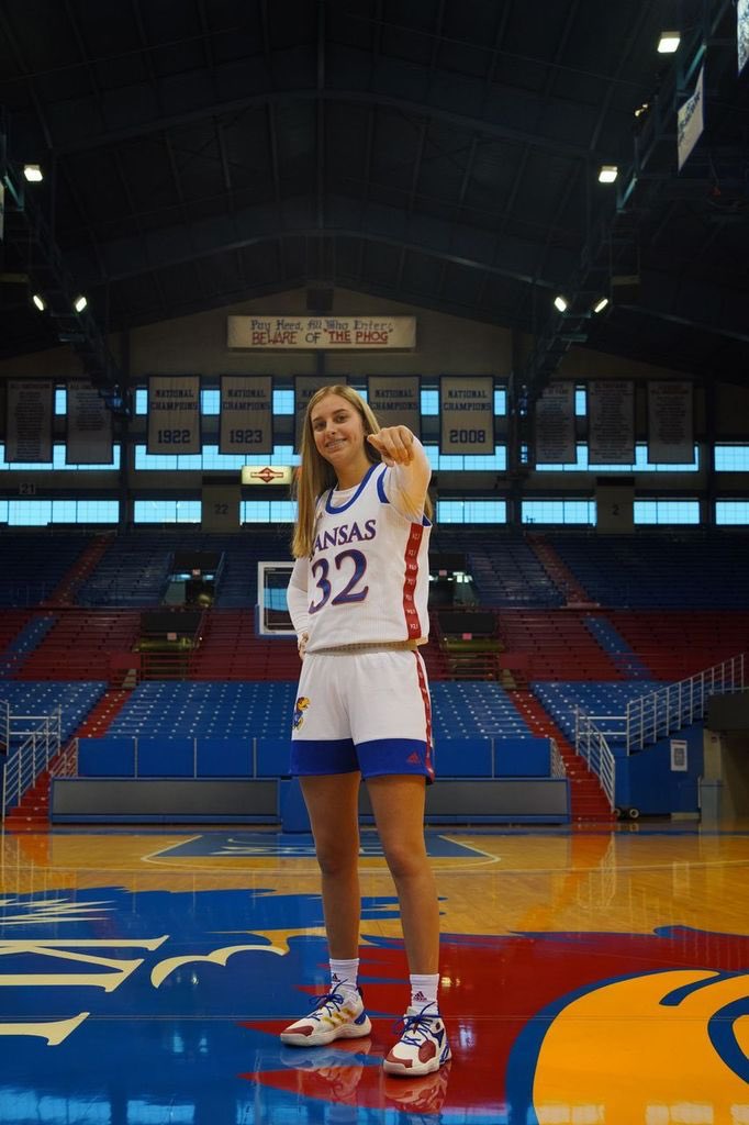 Thanks for the fun day <a href="/CoachBrandonKU/">Brandon Schneider</a> <a href="/MoPaige05/">Morgan Paige</a> <a href="/_CoachRy/">Karyla Knight</a> <a href="/terrynooner/">Terry Nooner Jr.</a> Definitely worth the trip💙❤️ <a href="/GameBallBasket/">GameBallBasketball</a>          #RockChalk