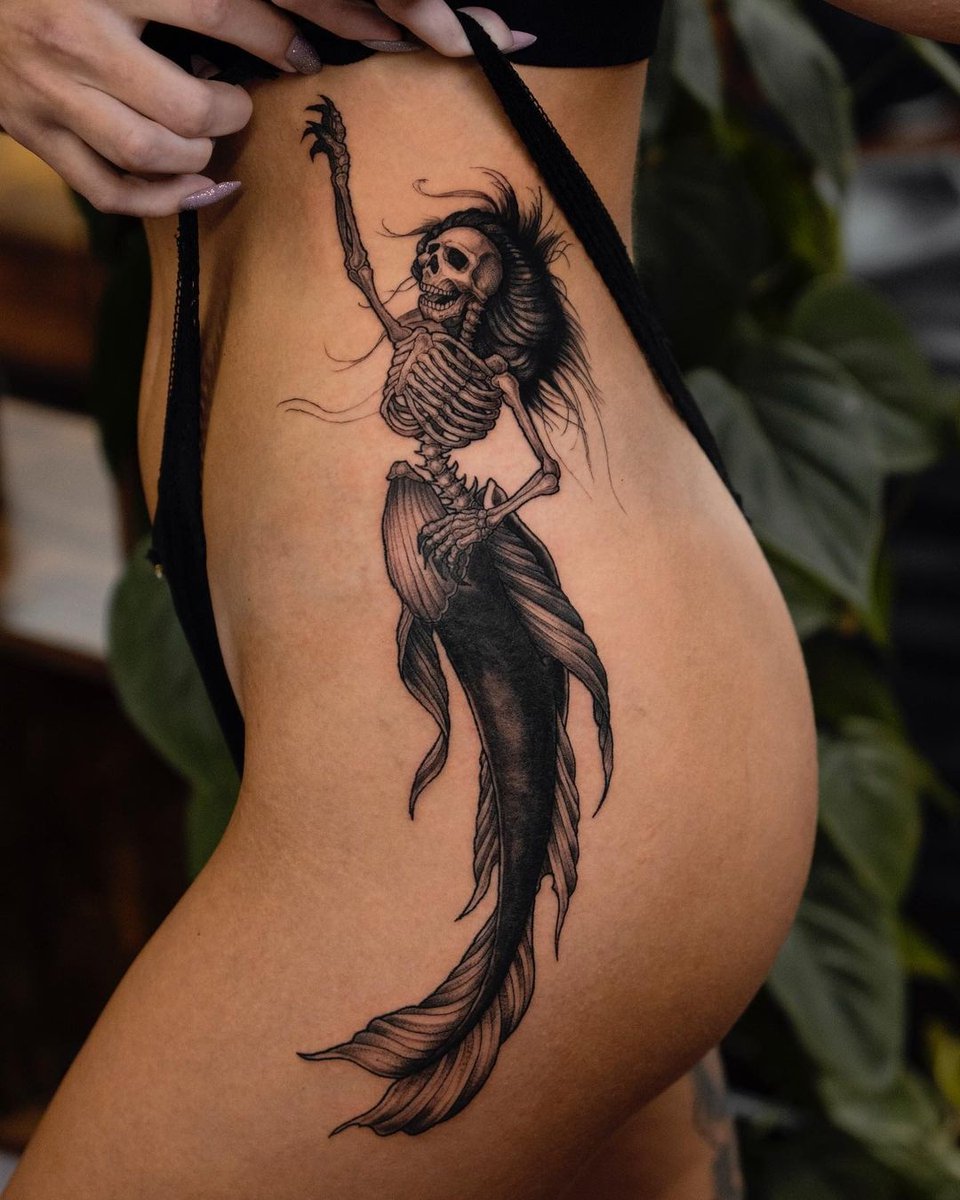 Inkedmag's tweet photo. Skeleton mermaid ink by Dzejkopfs Jacob Jack in Poland 🧜‍♀️ https://t.co/vrNUhey8Mu