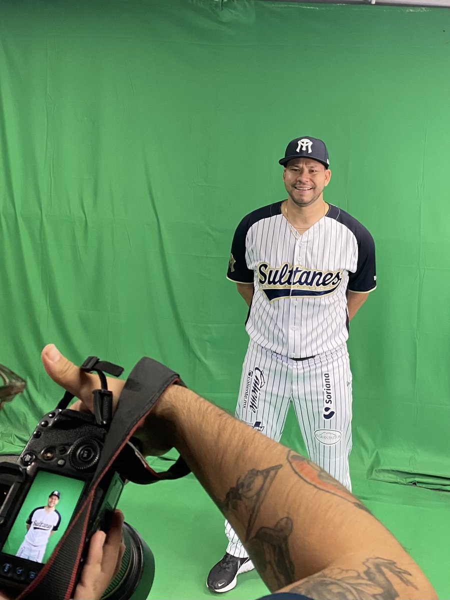Karlosteller's tweet photo. Por la felicidad de mi Madre . Jugar para el equipo de su ciudad !! Vamo allá Monterrey ⚾️🙏🏼. Empezó el mambo #soysultan #monterrey #regio https://t.co/jKIr9tGsmZ