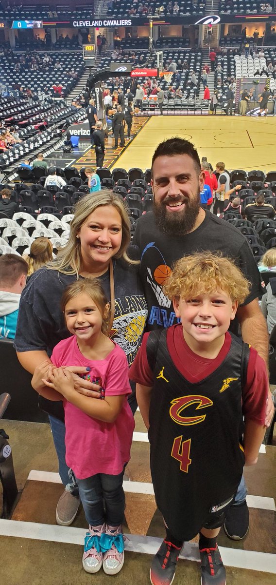 _A_Train's tweet photo. Let's Go @cavs!  #LetEmKnow https://t.co/HKEGvf8UQs