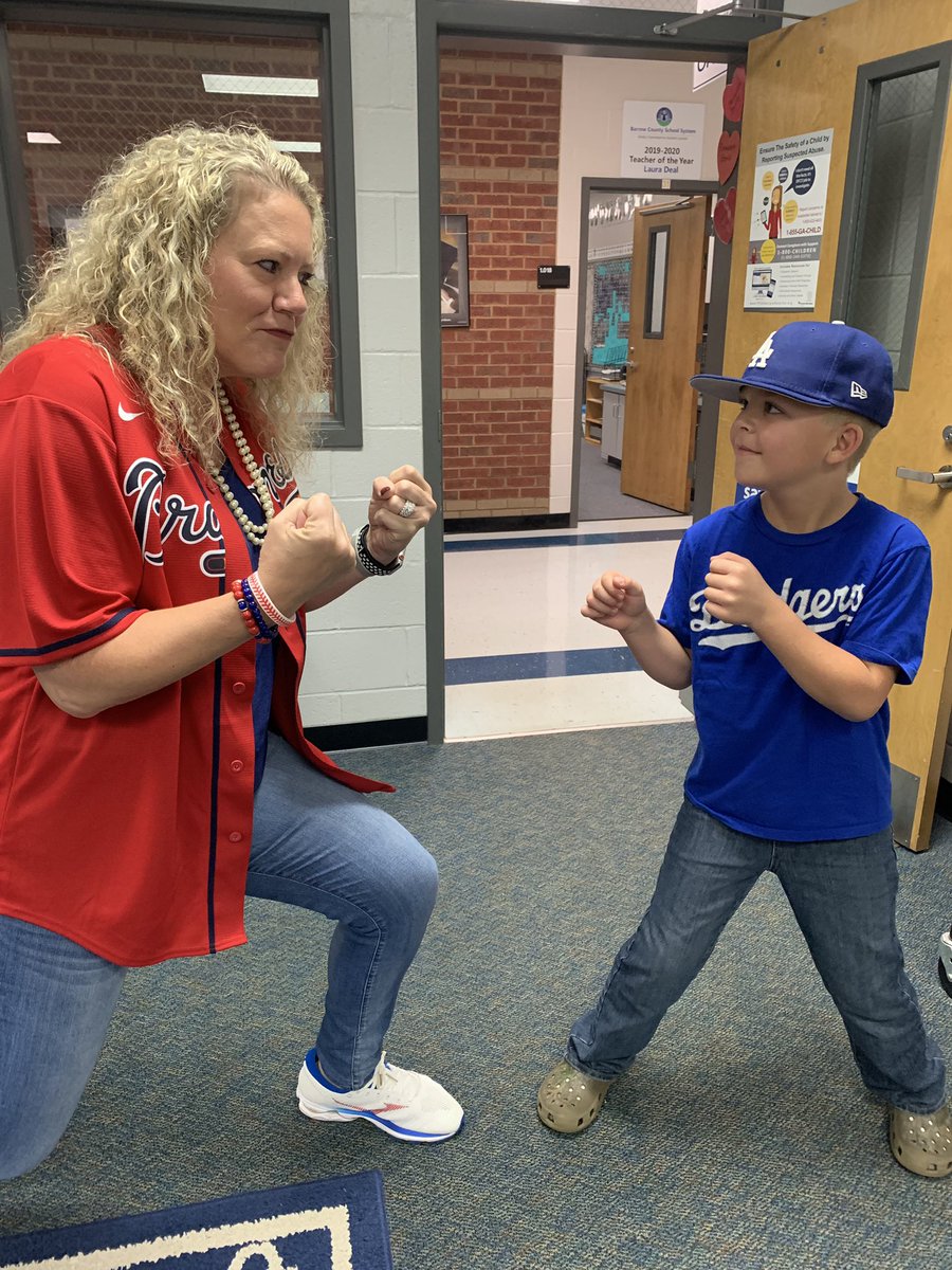 BES_Stars's tweet photo. Let’s👏🏻Go👏🏽Braves👏🏾!!! BES was full of Braves spirit today! ❤️⚾️💙 @Braves #BattleATL https://t.co/L2Tb2i5qLI