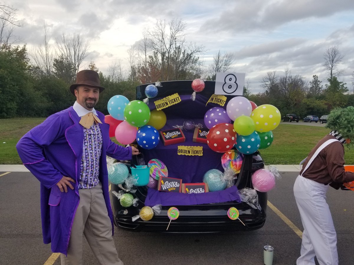 jmakpinehurst's tweet photo. Thank you to our PTA for organizing tonight's Trunk or Treat.   Thank you to the 30 families who decorated their cars and handed out treats. It was a great evening! https://t.co/0PguygmX0D