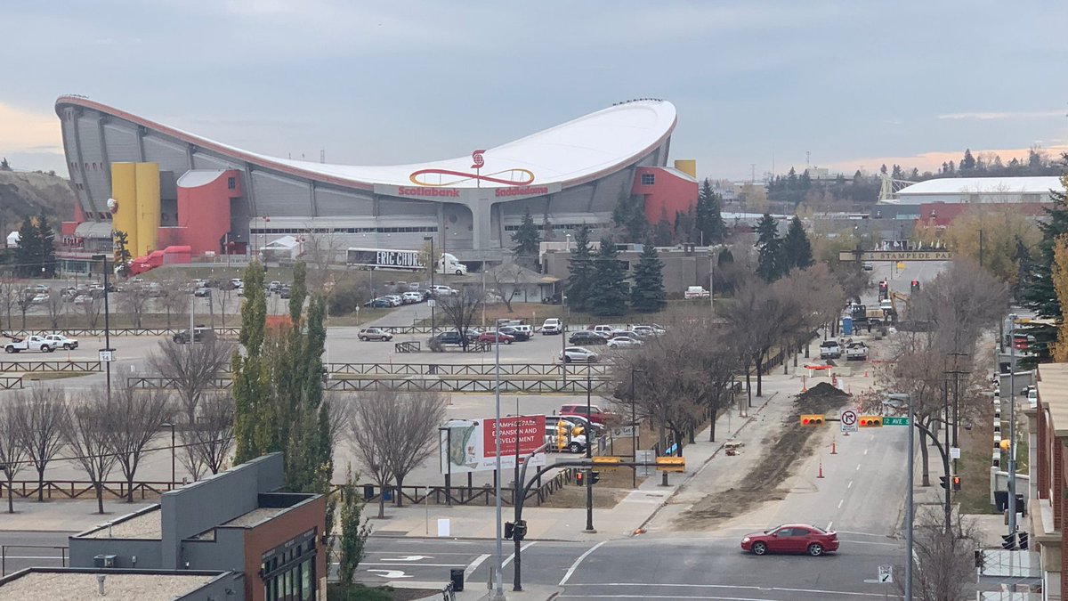 RetrainCanada's tweet photo. @ericchurch Hell of a view! Come by our office for a drink! 🍻 https://t.co/0SOOlH26bx