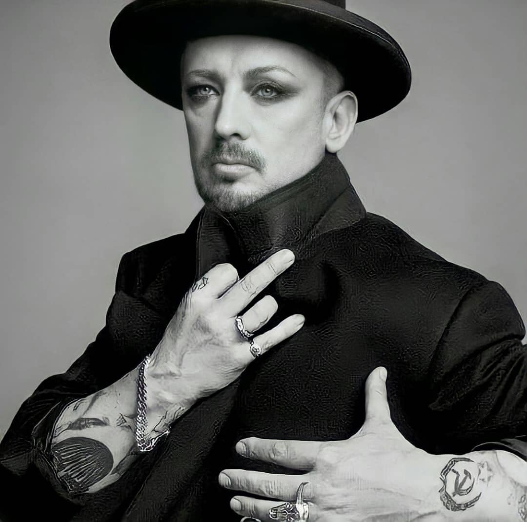 BoygeorgeBrazil's tweet photo. 💜💜 https://t.co/Q5Y05S27ag