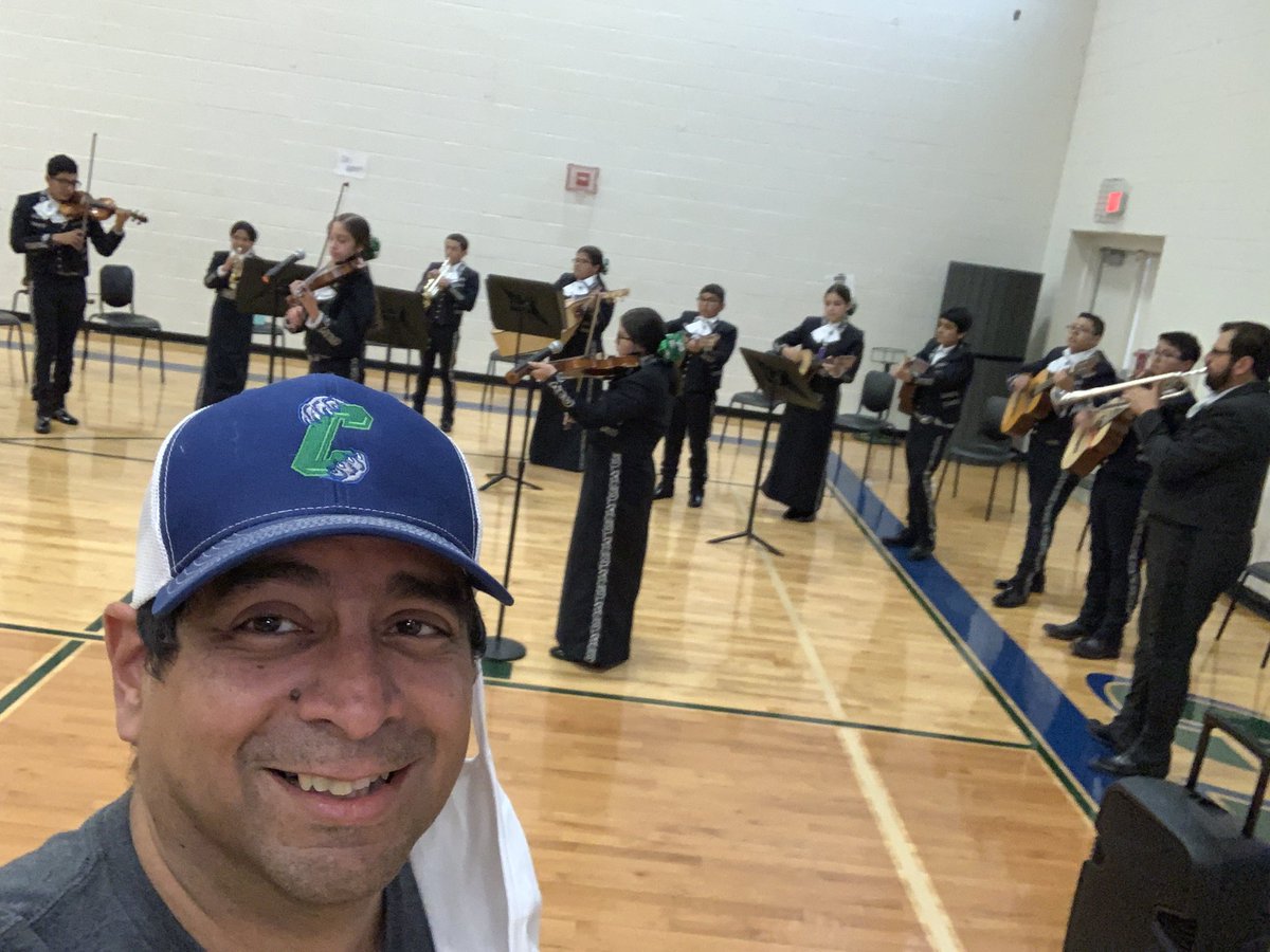 mrjimenezmath's tweet photo. Mariachi just hits different. These kids have amazing talent. #GD2BC. @Chapa_Cougars https://t.co/BeCUrQMP1r