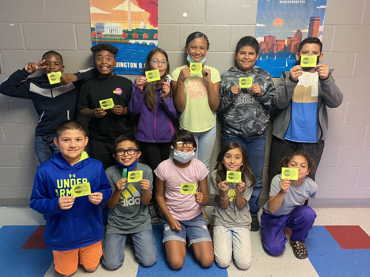 SalgadoE09's tweet photo. Blackshear 5th graders mastering their Unit 4 Math Test! https://t.co/YE5I855TuJ