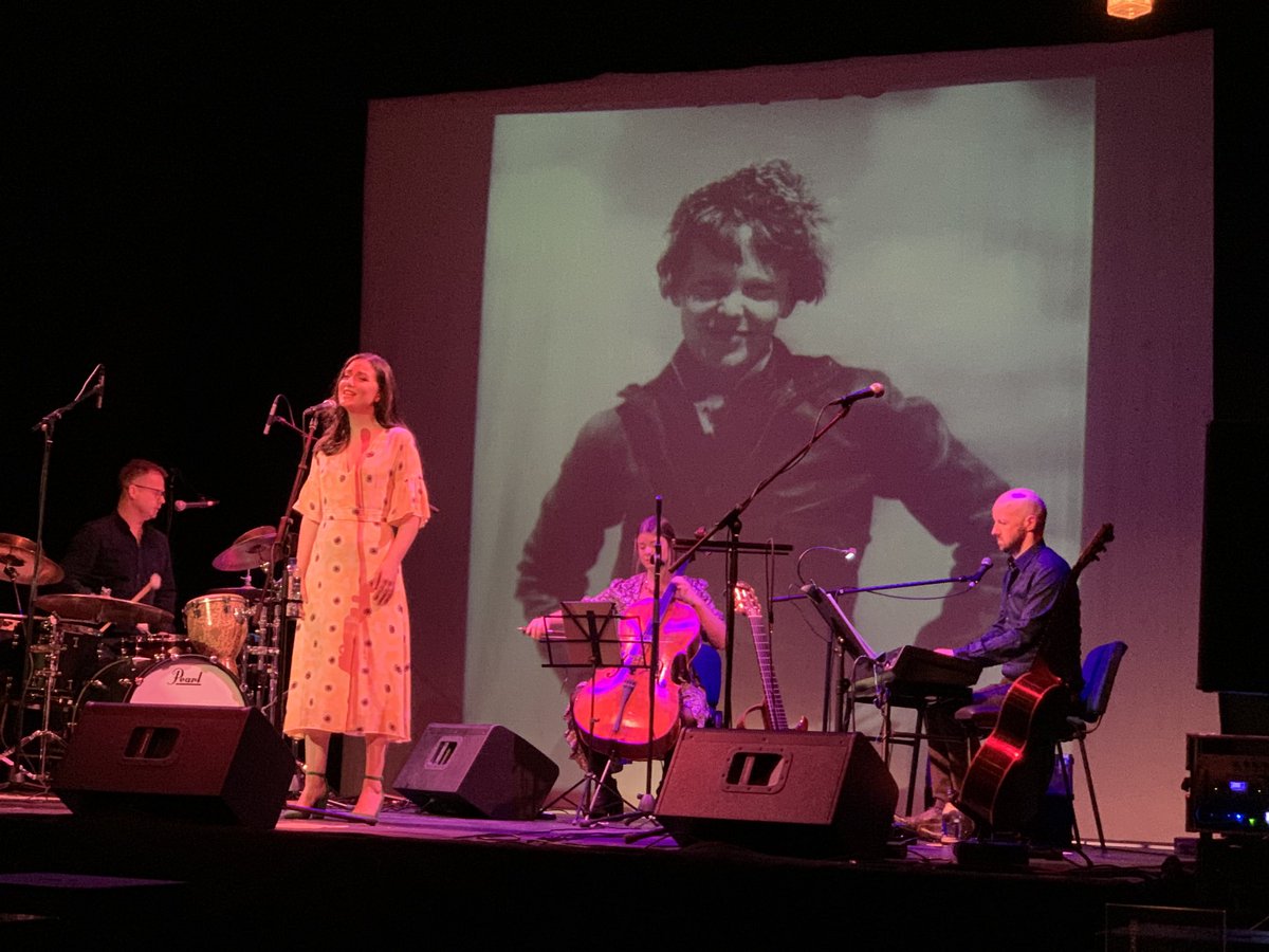 Edel MacBride tweet media