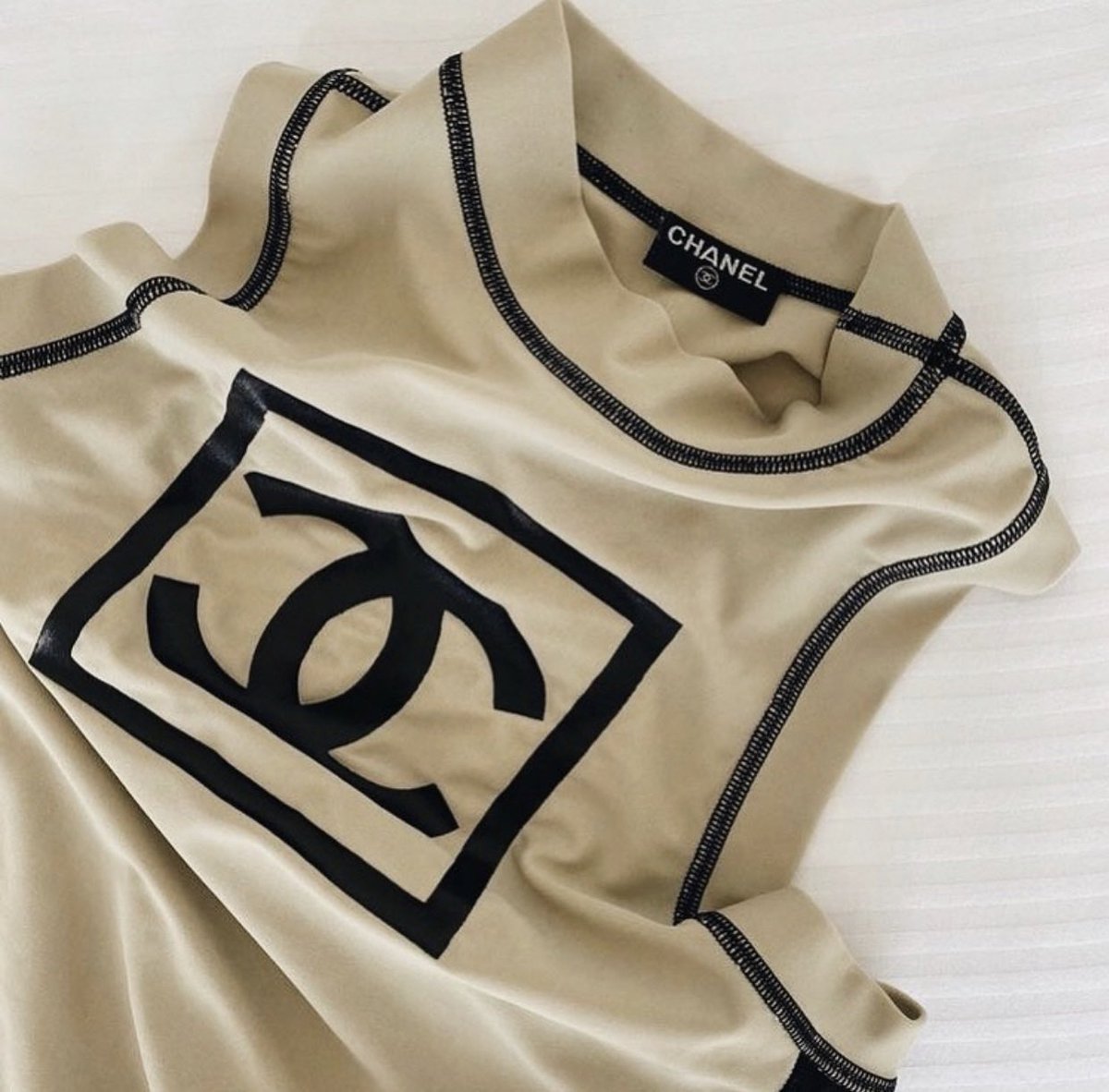 maisonartluxe's tweet photo. Vintage Chanel top https://t.co/Zw6y4KXOBG