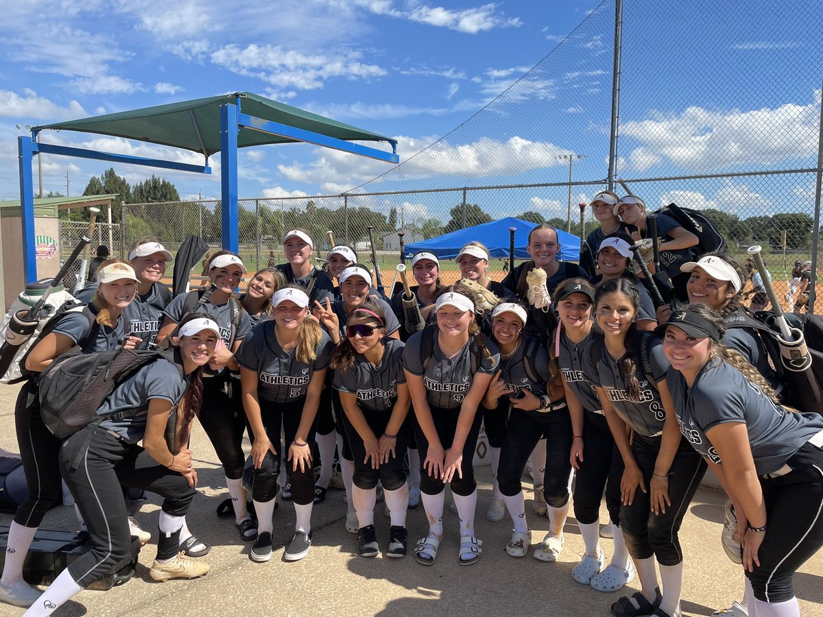 Coach_Gonzales_'s tweet photo. Great start to our weekend for these ladies 2/0! Coaches come check us out! A group of talented student athletes 22’s,23’s,24’s. Athletics Jendro Premier 18U #D9showcase #Florida @BrianJendro @D1Softball @D9Events https://t.co/ONIWW0Cz4O