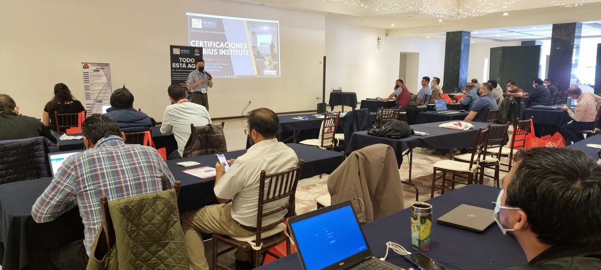 preconlub's tweet photo. Jerardo Martínez Vazquez hablando de las certificaciones de @mobiusinstitute @MobiusInstES 

#preconlub https://t.co/fELe4d71rb
