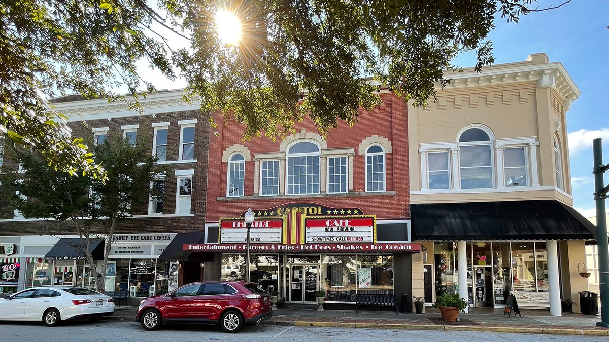 presbycollege's tweet photo. 🔴 🔵  COMING SOON 🔴 🔵  President @mattvandenberg announced that PC is the proud owner of the historic Capitol Theatre in Laurens. This will become a performing arts center as well as a hub for eSports in Laurens County. Read More » https://t.co/e62SCh8ULd #PCInaugurationWeek https://t.co/Iywwhud4Oy