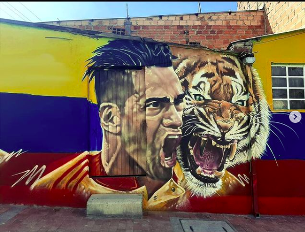 FALCAO's tweet photo. Gracias a ustedes me entero que el creador del mural es  May Rojas. https://t.co/SPUikV1yKi  Muchas gracias May. Que se conozca en muchos más lugares tu talento y el proyecto de  BogotaColors https://t.co/wNA6Ic4jJH   Gracias ! https://t.co/HOBeMG6qkI