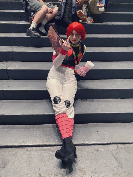 Head empty, just Cay lounging on some steps in her Hisoka cosplay at 3AM https://t.co/d2g2vvxZoI