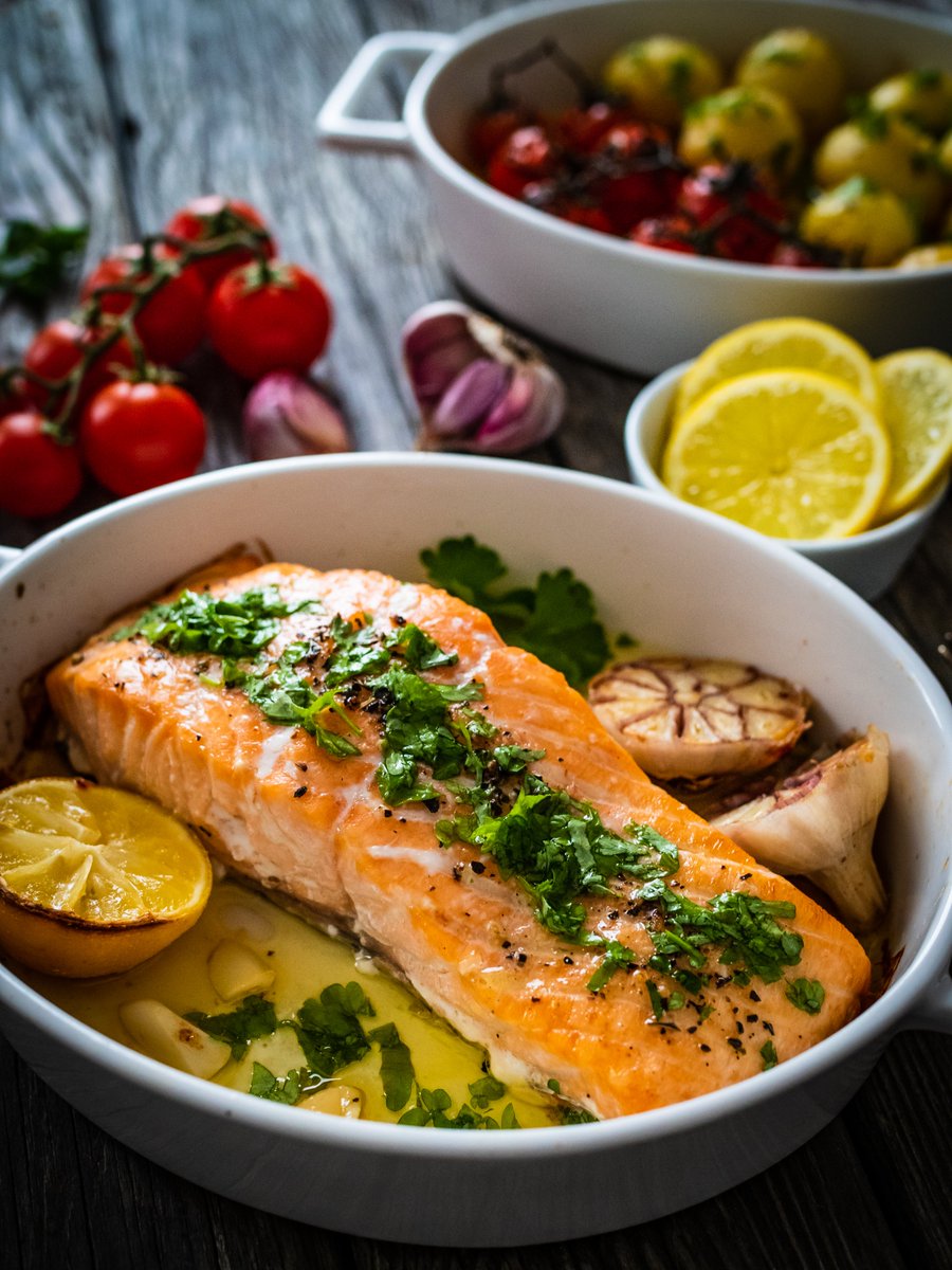 chiletravel's tweet photo. Trouts 🐟 are one of the most common freshwater fish in Chile. They are often confused with salmons, however, they taste different 😮. In Chile, trouts are cooked in several ways: grilled, roasted, or fried 😍. Order it however you like! 😋 #ChileIsBack #PlanTravelToChile https://t.co/uJ5GLveMhB