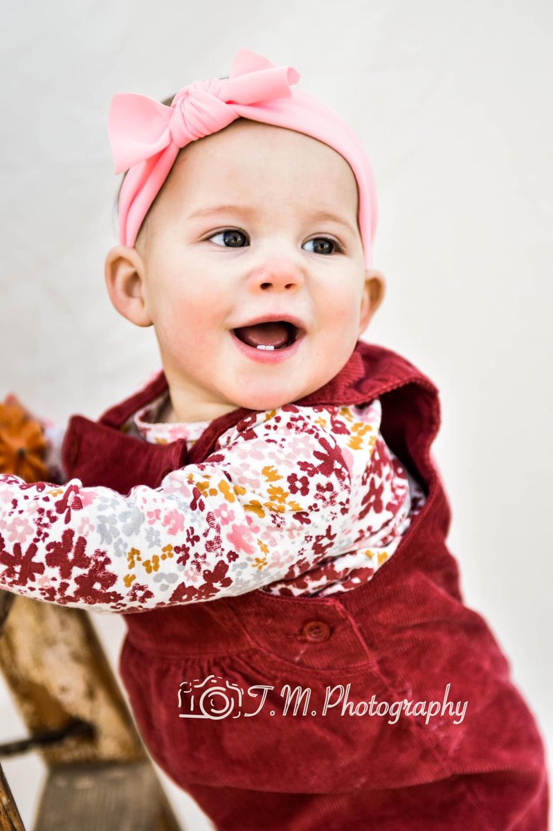 TaylorMacKay8's tweet photo. Sooo in love with these pictures from the last shoot I did! It helps having cute kids😍 https://t.co/Y8MMiJ8VnT