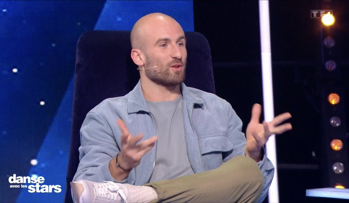 auMaximAum's tweet photo. Mais il a le droit d’avoir la parole 1 fois François Alu ? #DALS #DALS11 https://t.co/MORGGXd3yh