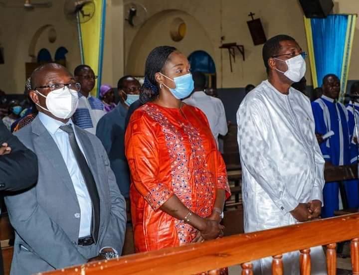 FiertNationale2's tweet photo. Le PAN et son épouse ont participé ce soir  à la messe commémorative du 41ème anniversaire de l'appel du Pape Jean-Paul Il sur le Sahel.  La messe s'est tenue à la cathédrale. https://t.co/SaevjIoxlG