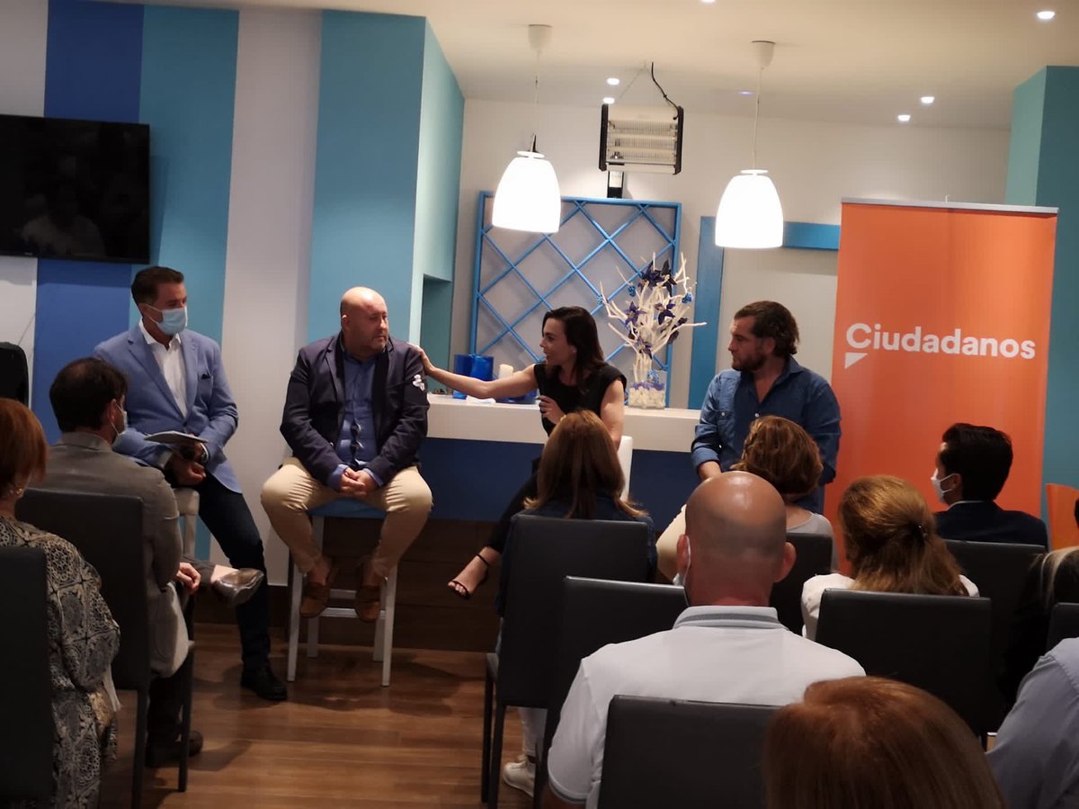 teresapardo_'s tweet photo. El mejor cierre de semana.🥰

Café de @CsMalaga_Prov organizado por la agrupación de Costa del Sol Oriental.

Compromiso. Equipo. Partido 

Mucho por lo que seguir 💪 https://t.co/Vkdm6fEePM