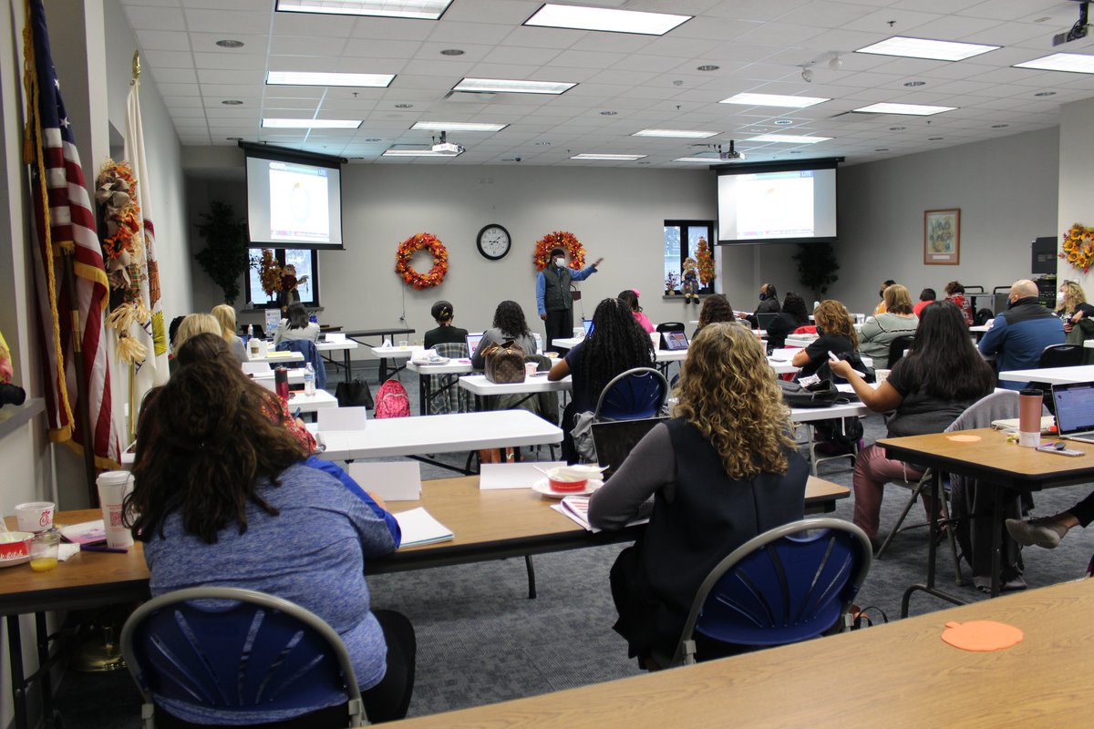 maywood89's tweet photo. Thank you Dr. Sharoky Hollie for providing the professional development on cultural responsiveness.
#D89AlwaysLearning https://t.co/VBmd0EgFuJ