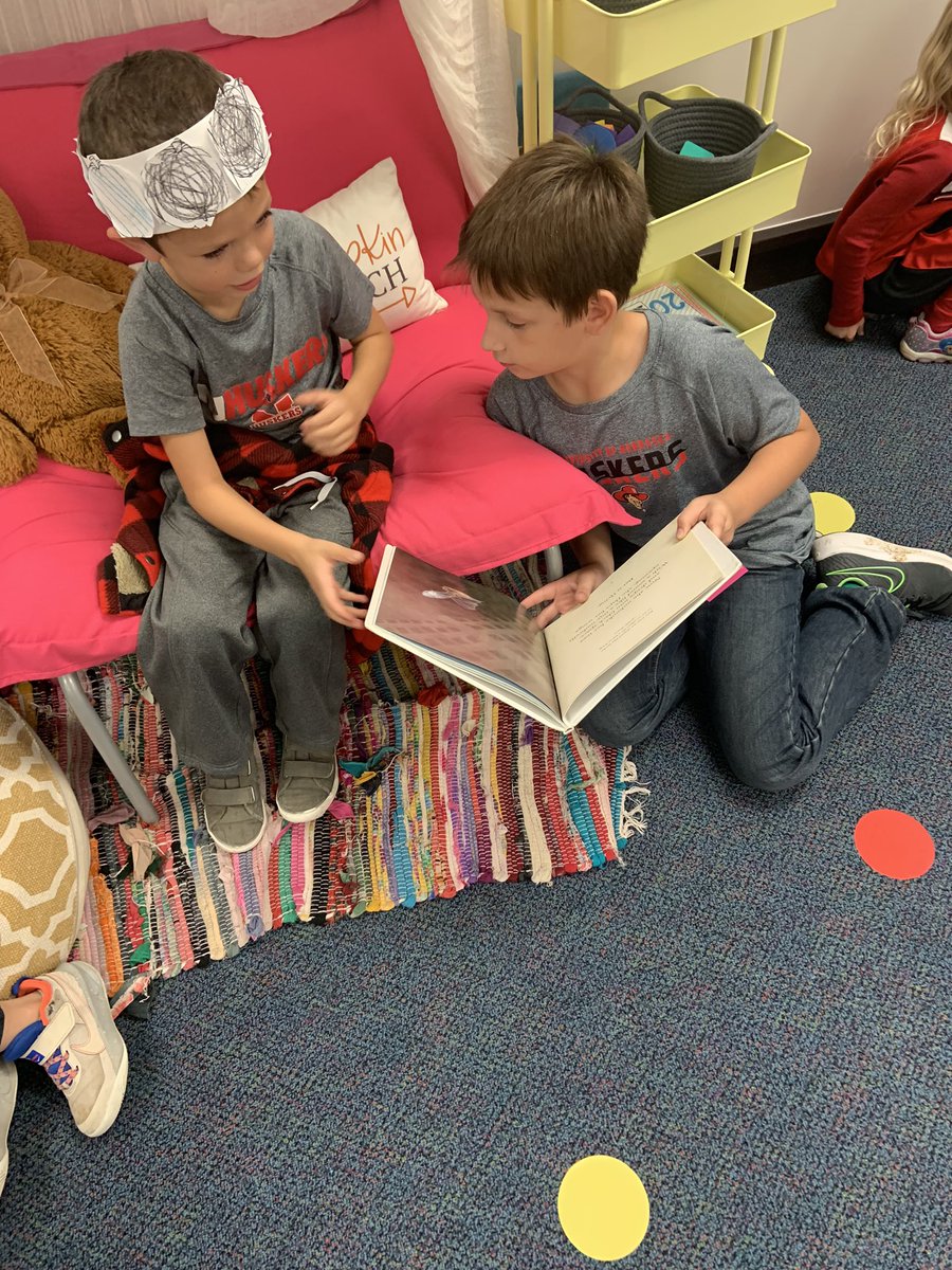 WE ❤️ TIME WITH OUR BOOK BUDDIES #Proud2bMPS <a href="/MalonePrincipal/">Troy Malone</a> @MissLambertMPS #MavericksMoveMountains