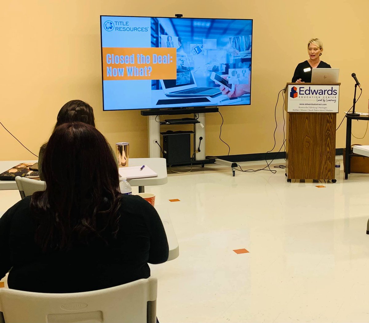 EdwardsAbstract's tweet photo. The Edwards Education Center was buzzing with activity as we welcomed BIG Realty! Jessica Wright with Title Resources Guaranty Co. presents a CE class!  Thank you Rick Benavides for your support and providing continuing education for your Realtors. #edwards141 #edwardstitleteam https://t.co/9b0RR8W33V