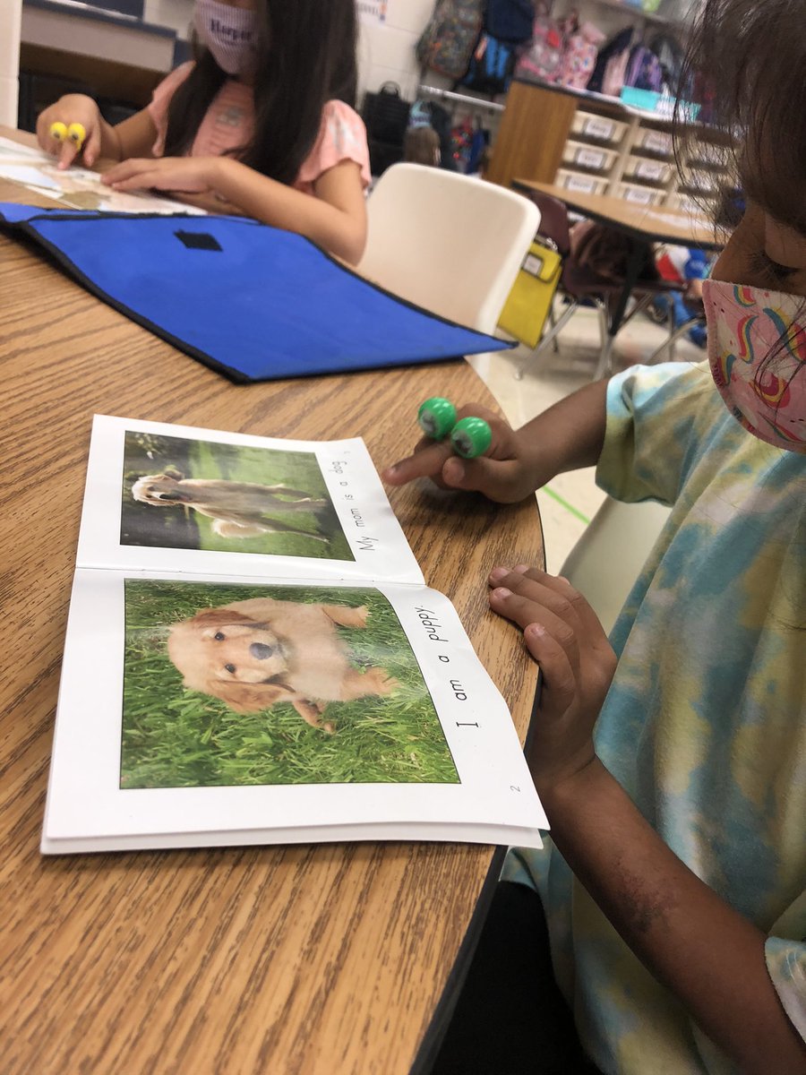 MrsForeman_LOW's tweet photo. using our G👀GLY eyes for some extra power spotting snap words, following sentence patterns, and stretching unknown words.📚Our one-to-one correspondence has also been growing👏🏼 love to see these blossoming readers! @LowesIslandElem #SpottedatLOW https://t.co/Jixf7WT9z7
