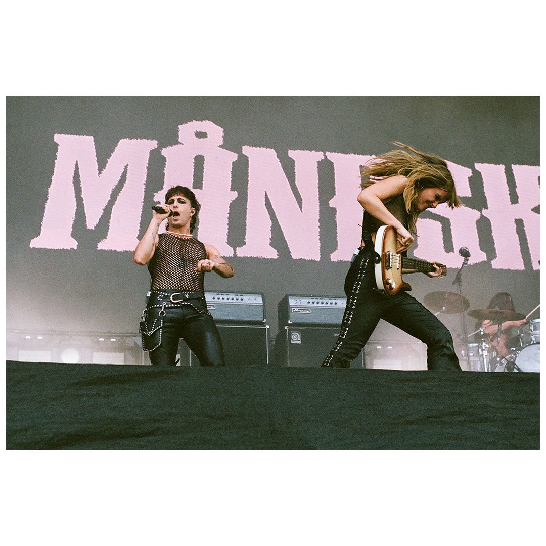 dnlplus's tweet photo. A month ago I shot @thisismaneskin with my analogue SLR film camera in Wiener Neustadt. It was fun to be back in the photo-pit again shooting one (1) roll of film while all the other photogs shoot thousands with lenses as big as oil drums. More at https://t.co/jHJJDkgggB https://t.co/vVuIJ9GMJN
