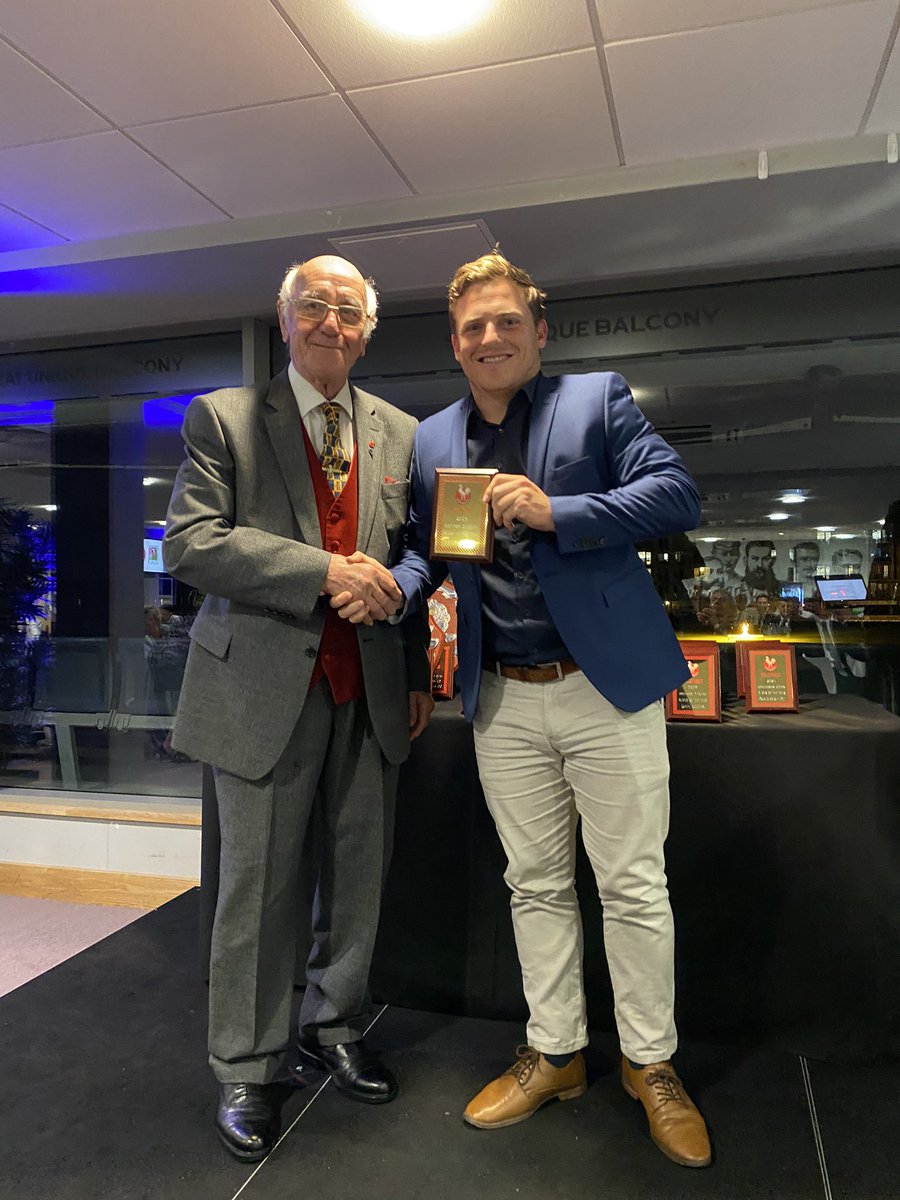 WEPLCricket's tweet photo. Wiltshire: League Player of the year
Brad Parry, @WarminsterCC
HS 109
4 x 50
1 x 100
21 wickets @15.14
Best 4/22
Gloucestershire:
Louis Sabbagh-Holt, @CirencesterCC
At 16 he took 20 wickets @ 8.25, with an economy of 2.66 and a best of 4/8
#TeamWEPL https://t.co/ZRqEOOeNr3