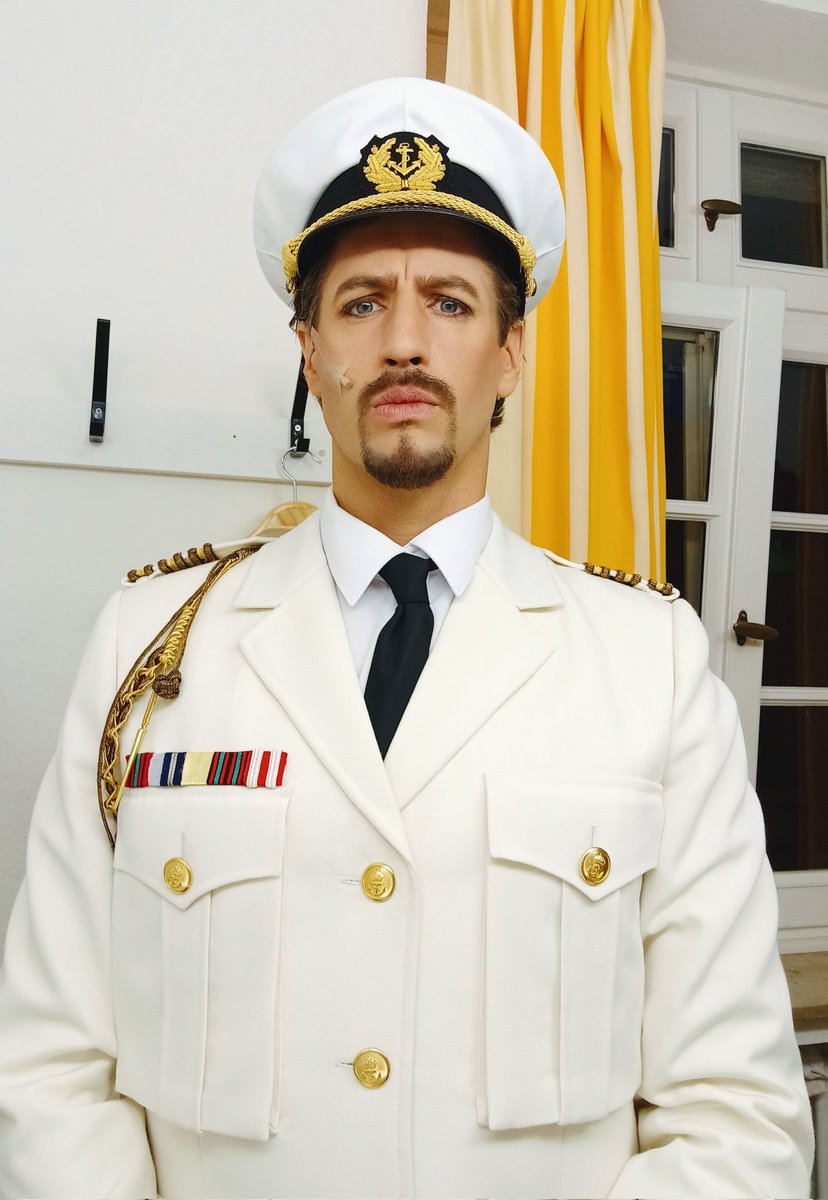 KennethMattice's tweet photo. What do you mean I can't anchor in this harbor?!?!!! You know I outrank you, don't you? And don't you even try to distract me with a pretty girl. Again.
@theaterhagen #blumevonhawaii #captainstone #paulabraham #operette #operetta #nextshownov13 https://t.co/YK6H7rUVrl
