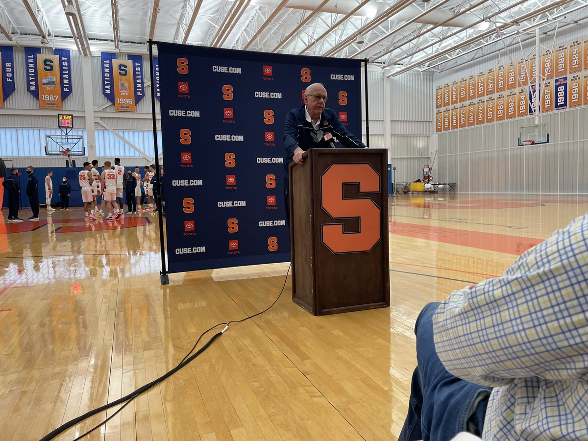 Syracuse head basketball coach Jim Boeheim credits his team for gelling well amidst all the newcomers. Boeheim believes this is the best team yet. @NewsHouse 

“This is the best recruiting class ever,” Boeheim said. “We have 5 players who are very underrated.” https://t.co/R1vlT6dP0B
