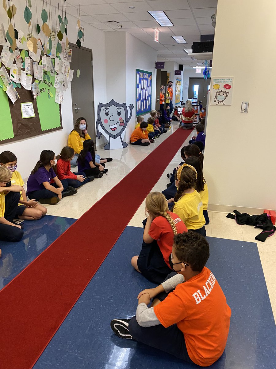 BISCLincolnPark's tweet photo. 🎥Live from the 5th Floor corridor, it’s another action-packed and entertaining #BISCLP #RedCarpetAssembly!!!🎉Today we celebrated achievements inside and outside of the classroom! Bravo to our amazing students who shine and excel each every single day!💫👏
@NAEducation https://t.co/gMu4ZxlYbO