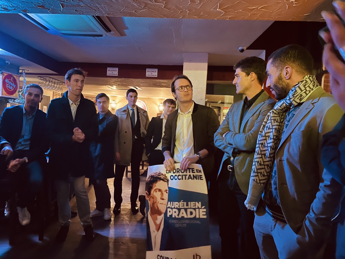 CgennaroSaint's tweet photo. Plus de 60 @jeunesrep31 rassemblés ce soir autour d’@AurelienPradie 
Merci à @Seb_Canovas et à toute son équipe pour cette belle initiative.
#LaDroiteEnOccitanie https://t.co/J8FWzimGZM