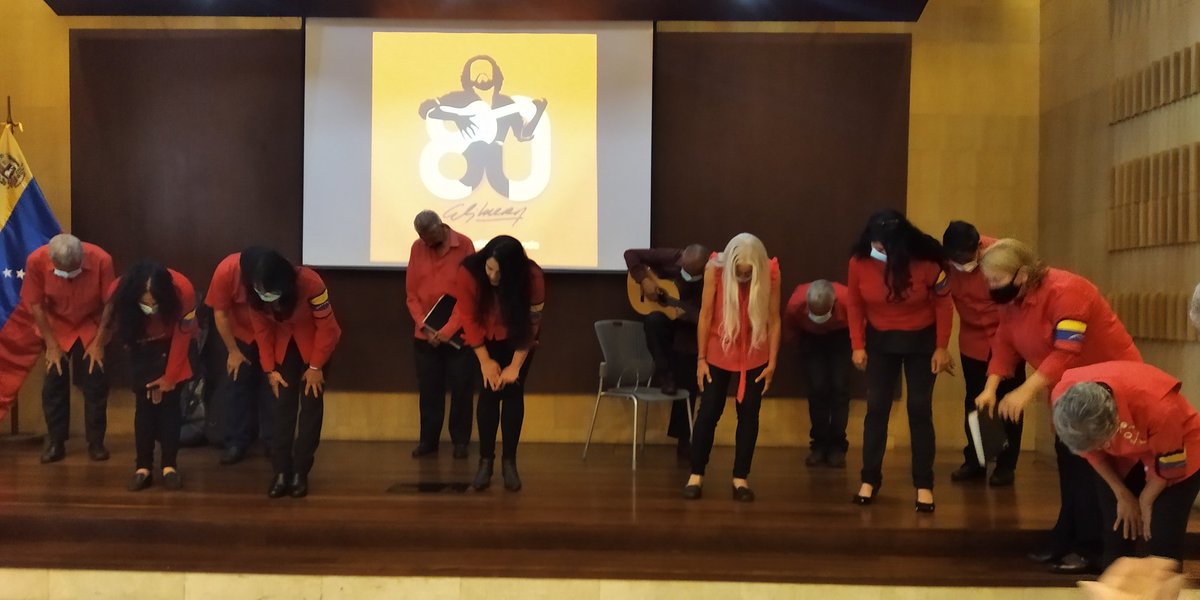 Ven_Musica's tweet photo. #EnFotos 📸
✨@minculturave y la #FCNM presentaron el concierto coral 🎶 "Voces de mi Pueblo le Cantan a Alí", a cargo de la Red Bolivariana de Coros Hugo Chávez y el Orfeón del #MPPPE, en marco de la celebración de los 80 años de Alí Primera✨
#VacúnateEvitaElContagio https://t.co/psiMFEtHPp
