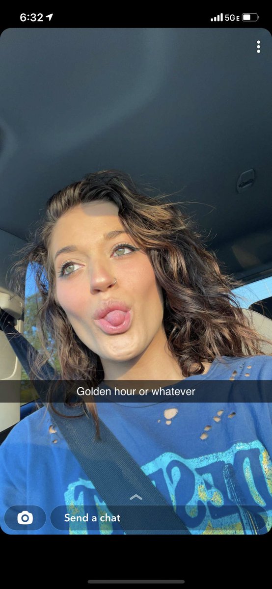 BEEJBuhl's tweet photo. POV: you’re dating the most beautiful curly headed girl you’ve ever met🤍 https://t.co/71sKIh1357