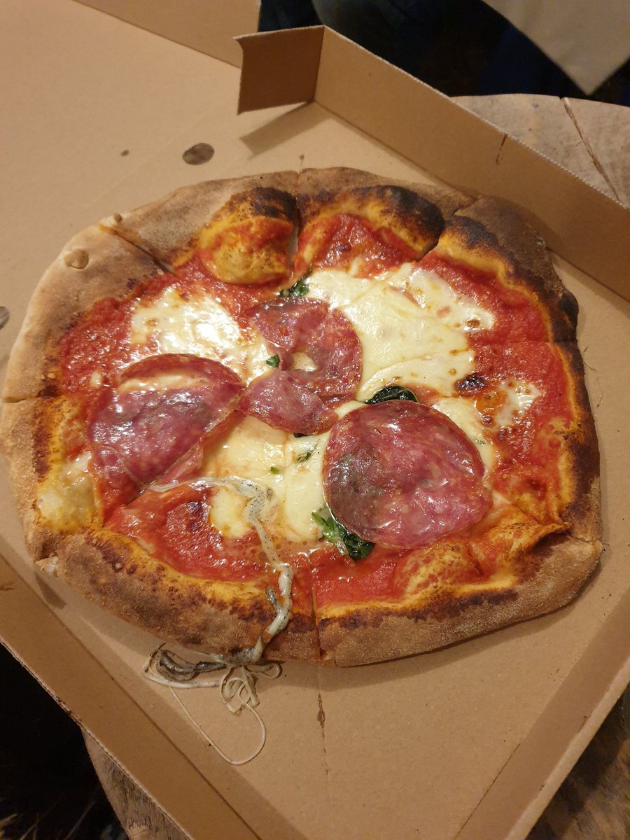 Whilst at <a href="/AinstyAles/">Ainsty Ales Brewery & Taproom</a>  Brewery &amp; tap room we had this AWESOME freshly cooked pizza from <a href="/BISTROGUYYORK/">BISTRO GUY</a>  I definitely recommend, It was delicious! 😋