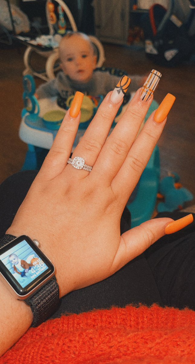 riaah0316's tweet photo. Love my nails https://t.co/qYv4KciC5a
