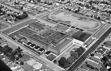 CuratorPR's tweet photo. Congratulations to our client, @SkanskaUSA, on your 75 years in Seattle. Read the amazing story as told by three families who’ve been there through most of it. Many thanks to the @SeattleDJC for sharing the story. https://t.co/24tCmw5kSH https://t.co/gyXramn8zN