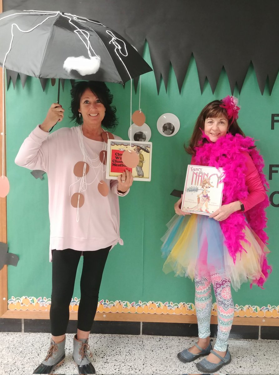 tra_caldwell's tweet photo. Working at an Elementary School is never boringπ #storybookcharacterday #fcscspartanpride #fayettecentrallibrary #fayettecentralbuzz https://t.co/QoV1fetsIL