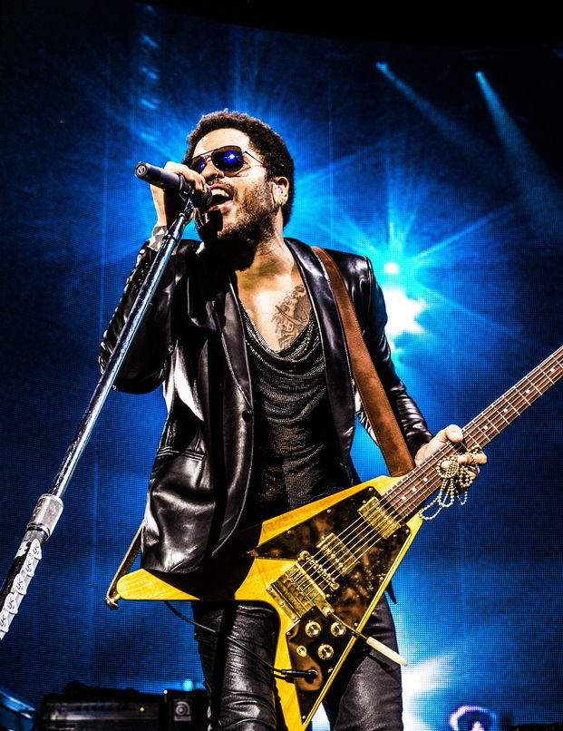 Noisesandsignal's tweet photo. Hearing that this weekend is a good time to be a Lenny Kravitz (and F1) fan in Austin, especially for all you east siders. 👀 https://t.co/SBmo9XNKmh
