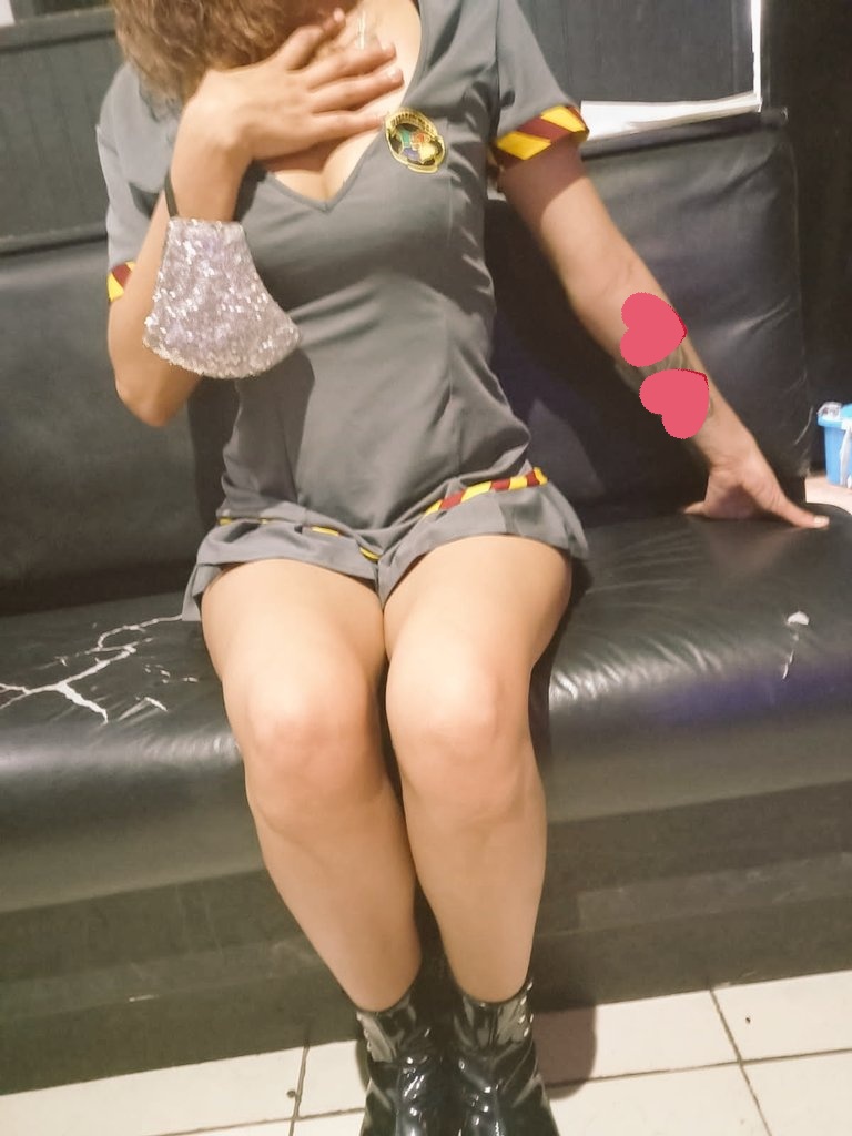 reynarubby's tweet photo. Soy Harry Potter pero en versión mujer ando buscando una varita para cumplir tus deseos 

#cachonda https://t.co/xldu7eTfe4