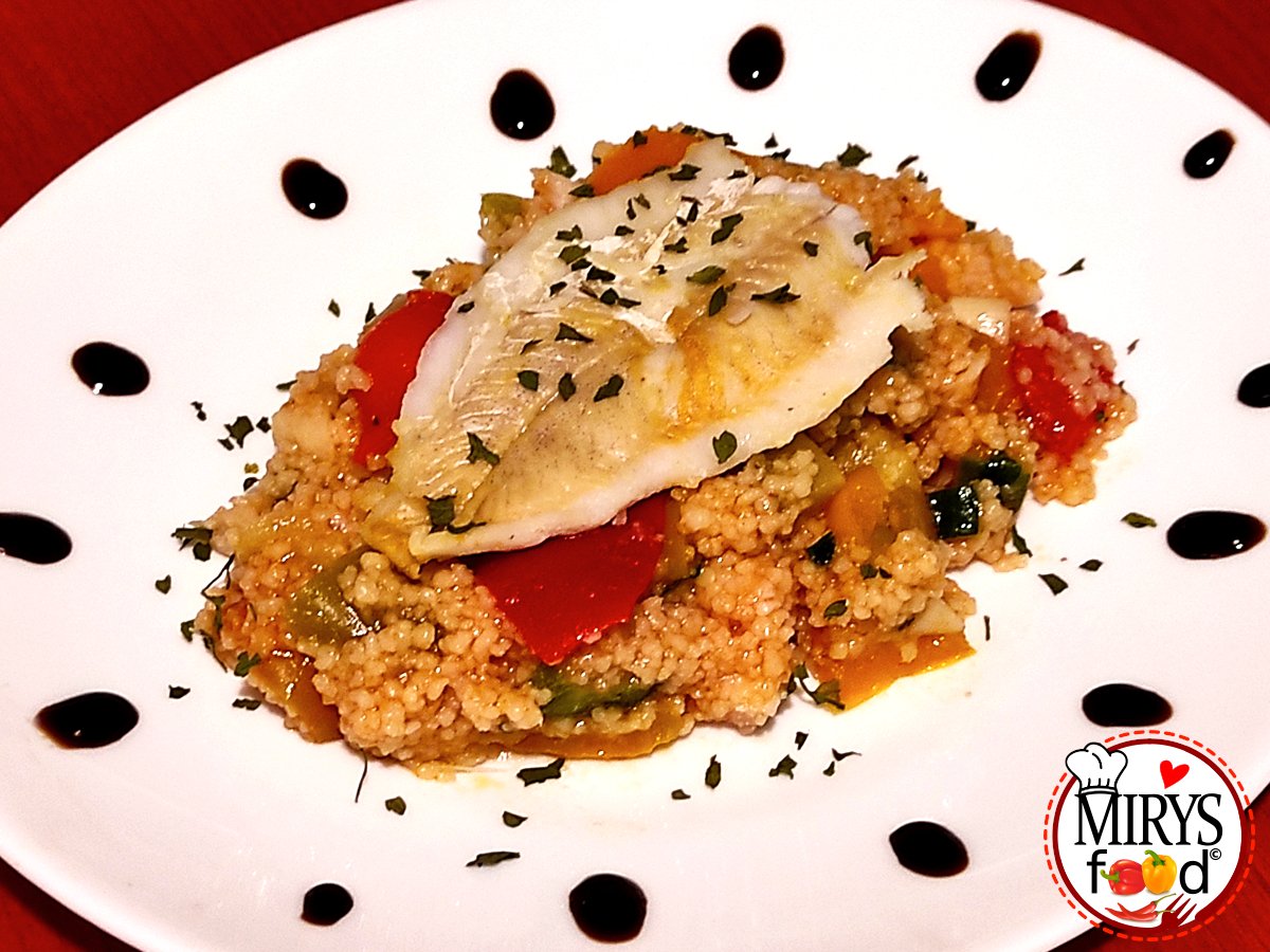 LaDietaMed's tweet photo. GiovedΓ¬ gnocchi e venerdΓ¬ pesce?!? Eccolo qui servito in un GUAZZETTO DI COUS COUS con zucchine, melanzane e peperoni π
π½οΈ PER LA RICETTA π
https://t.co/hLYt1Kg4nr π©βπ³ #mirysfood #dietamediterranea #blogGZ #gialloblog #couscous #couscousdiverdure #couscousdipesce https://t.co/M6EPdRSUCw