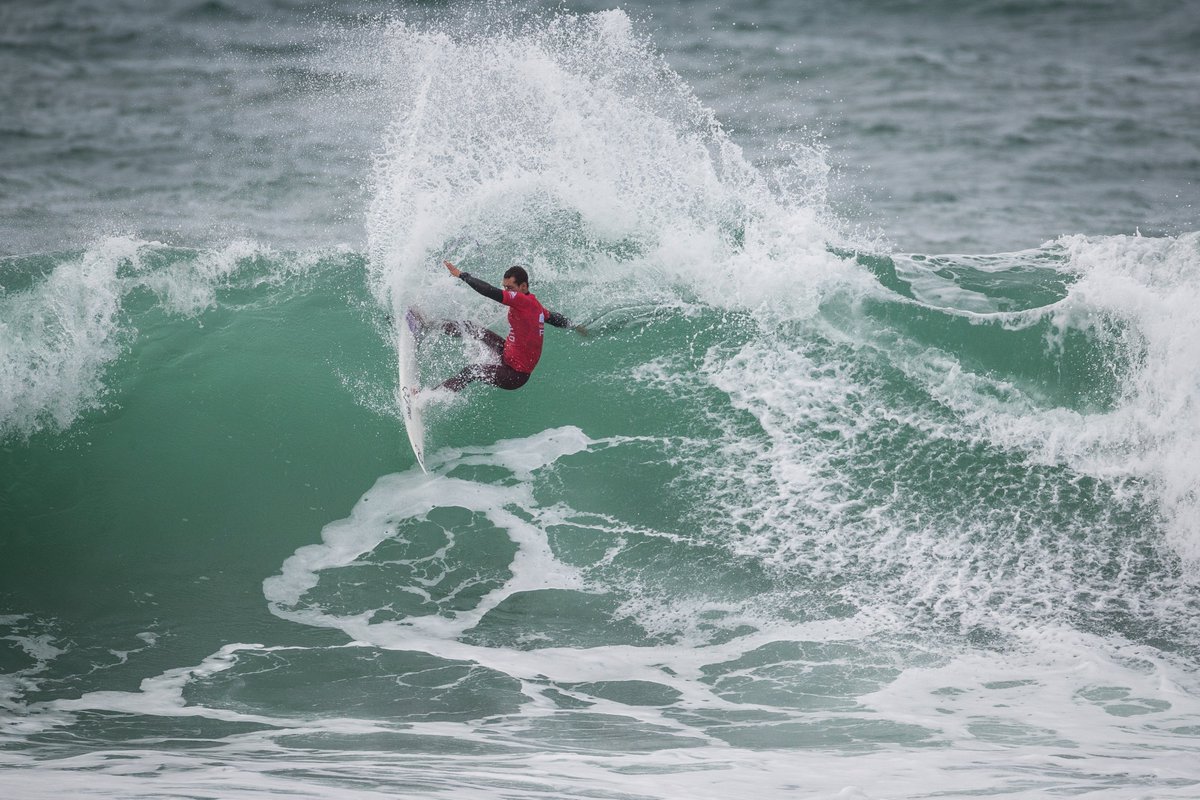 PlaneteSurf's tweet image. CS - #QuikPro France : Maxime Huscenot et Michel Bourez forcent la porte des 8es de finale 👉 bit.ly/3m5hE6C