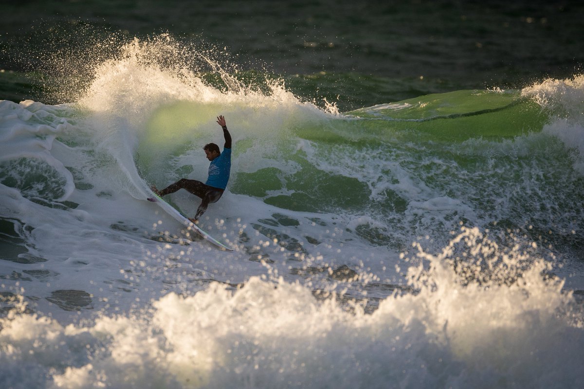 PlaneteSurf's tweet image. CS - #QuikPro France : Maxime Huscenot et Michel Bourez forcent la porte des 8es de finale 👉 bit.ly/3m5hE6C