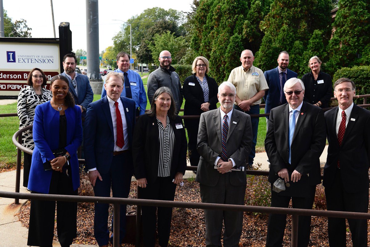 uofigovrelation's tweet photo. It was amazing to see the great work that @ILextension is doing in Northern Illinois on our #UofILStateTour! Thank you for your service to our communities and your stellar representation of the @UofILSystem! https://t.co/S5jFD0VZyk