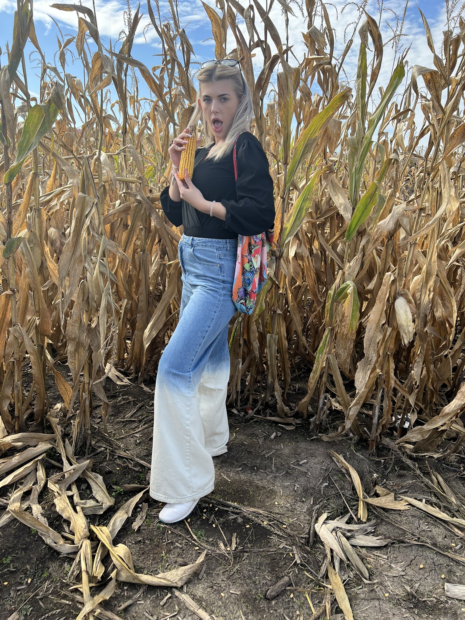 TW Pornstars Dixie Jewel. Twitter. Country girls make dew. 854 PM