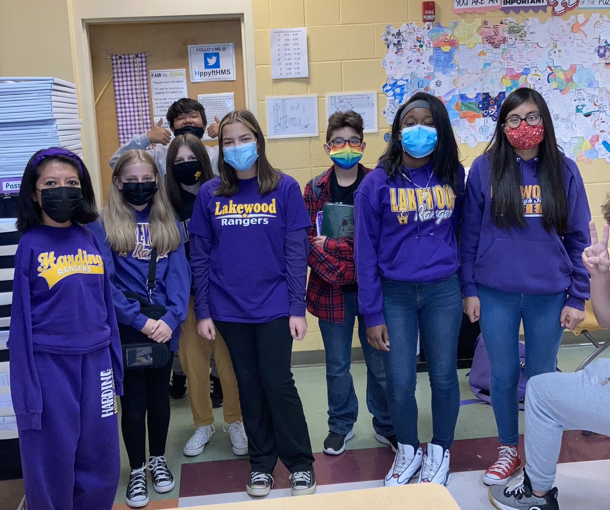 HppyftHms's tweet photo. Harding has Spirit 💜💛✌🏽 https://t.co/nzSIKDwoS7