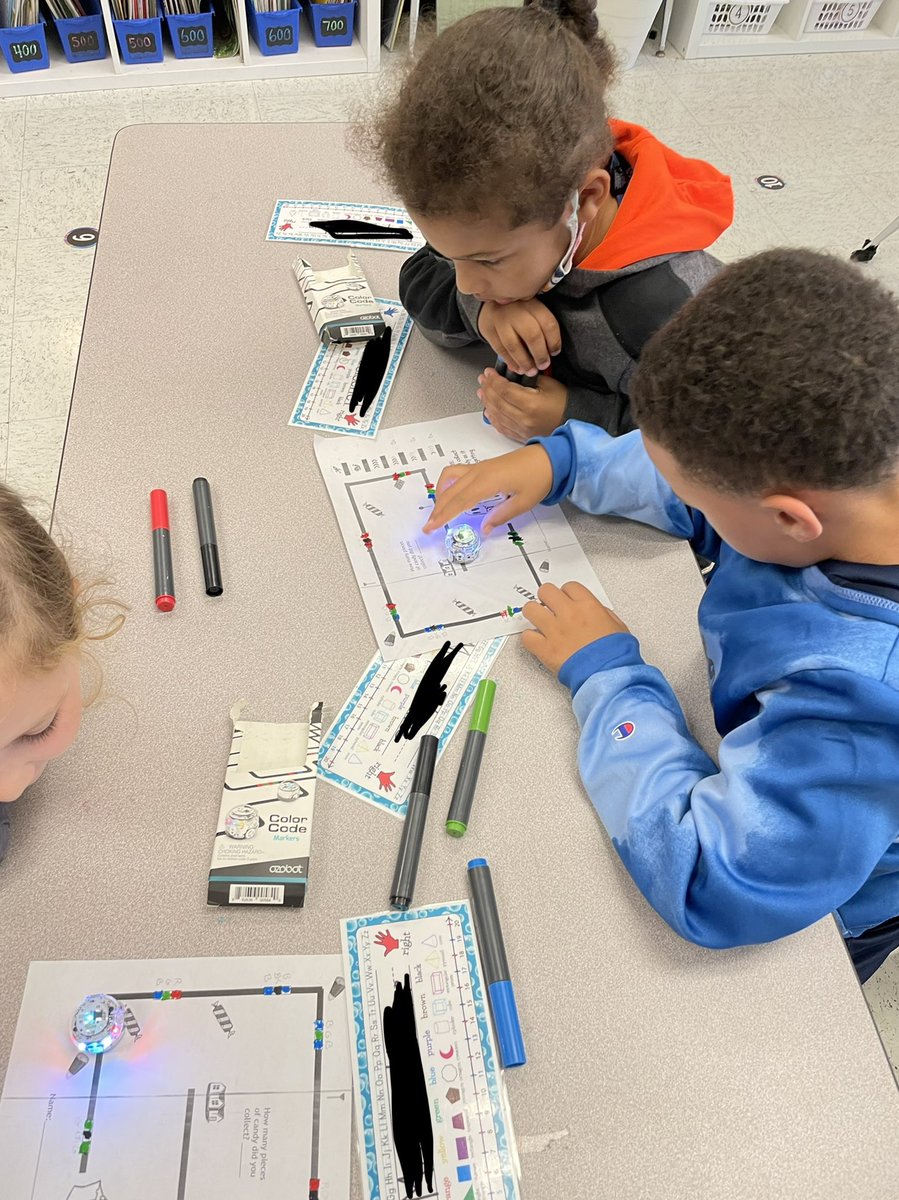 TechCoach513's tweet image. This week was filled with fun as students were introduced to Ozobots &amp;amp; coding with color - from 4th grade all the way down to 1st! @fcsdsouth @fcsdwest