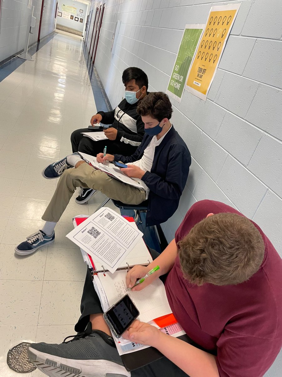 SharondaMurrell's tweet photo. Always a great visit @SECHS_Cobras with Principal Gordon-Jelks and team! I enjoyed seeing students working in stations and actively engaged while collaborating. ❤️🐍 @SCCPSS @savannahstate 
#ThankAPrincipal 
#EarlyCollege https://t.co/zxXPpyMAOI