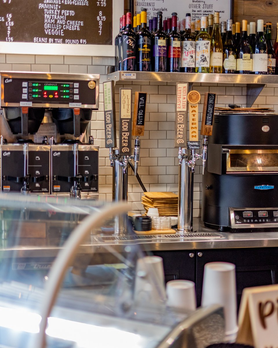 visitlodi's tweet photo. Grab a local beer at @brewhouselodi if your coffee isn't strong enough tonight (and you don't even have to move)! 🍻 Check their calendar for live music on Friday nights. 🎸👨‍🎤
 
🔗 https://t.co/svsK7fIYQv

#lodibeer #lodicoffee #brewhousecoffee #brewhouselodi https://t.co/M9bclw4V4V